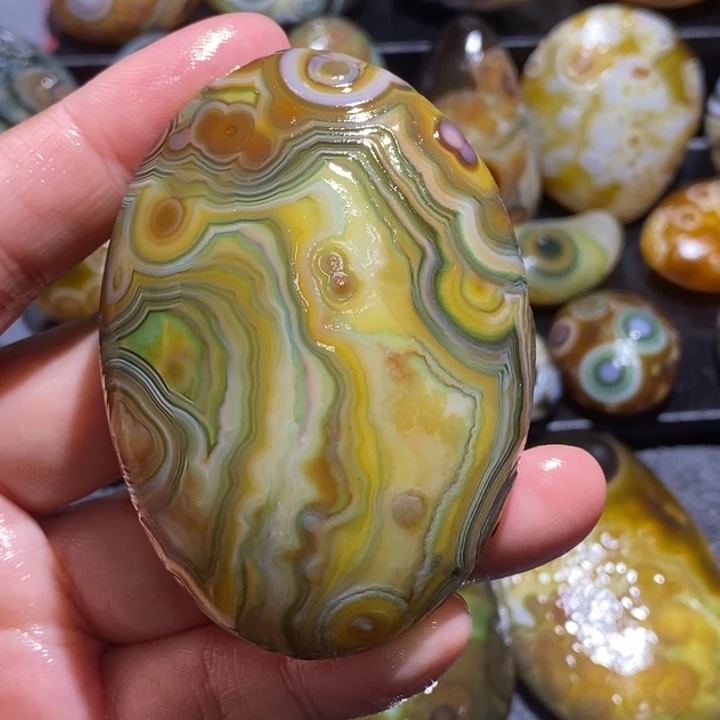 玛瑙/玉髓未镶嵌珠宝奇石146