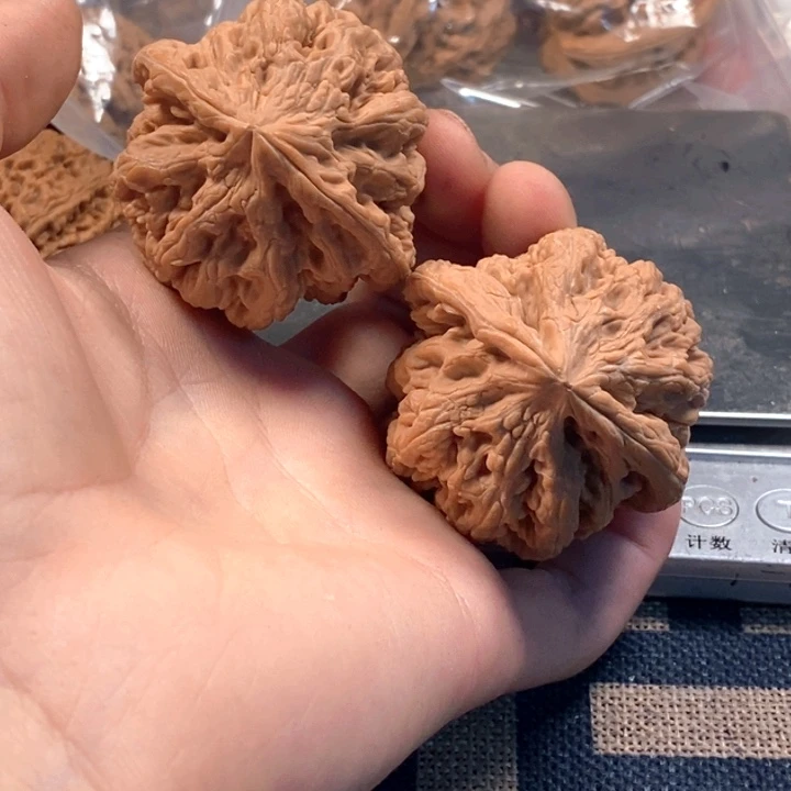 文玩核桃吊坠全品粗筋