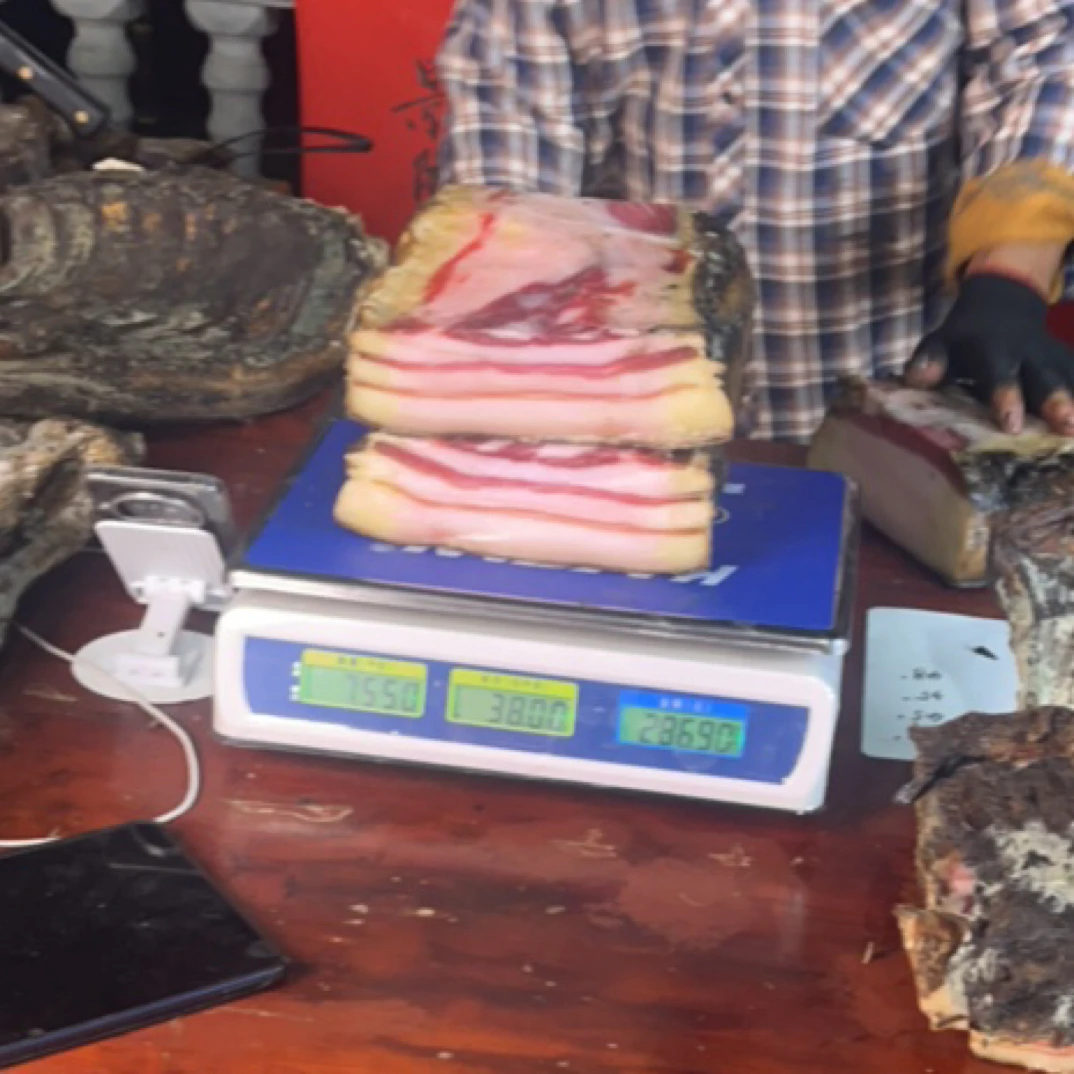 湖北纯手工腌制自然晾晒低盐干净可蒸煮爆炒的风吹腊肉