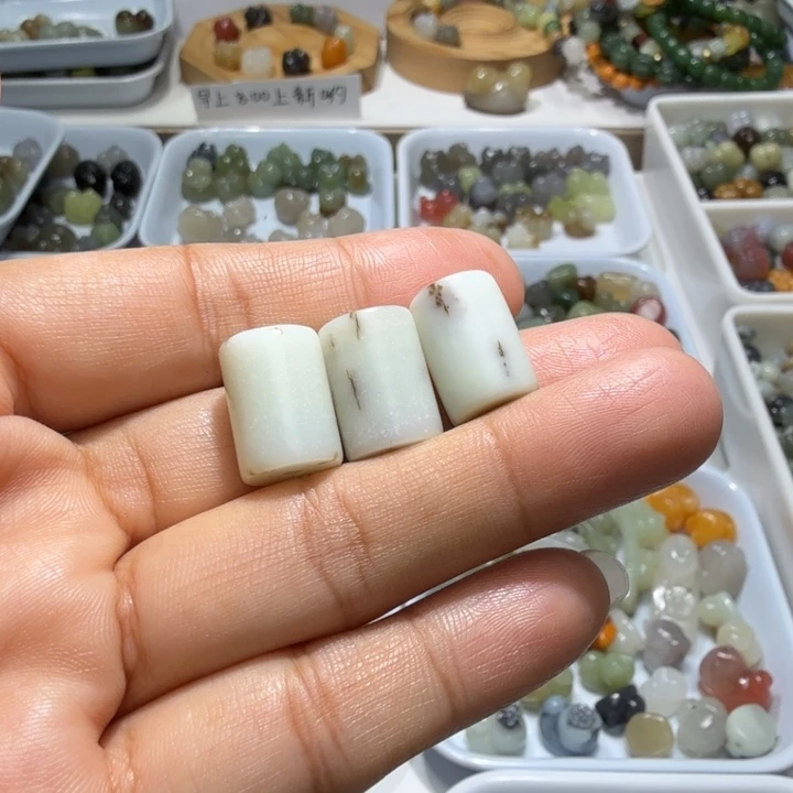 和田玉未镶嵌珠宝奇石