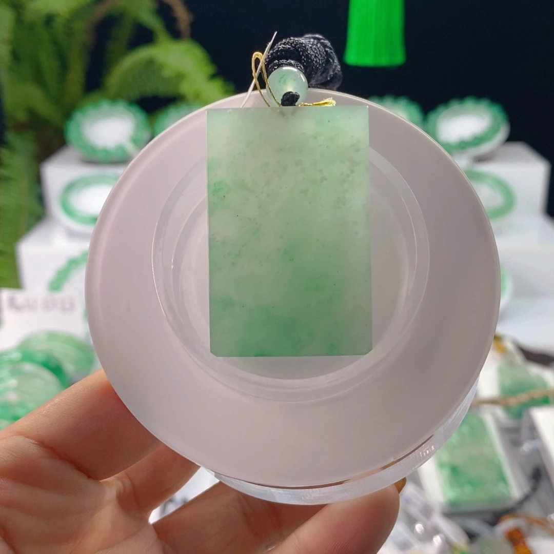 石英质玉未镶嵌颈饰