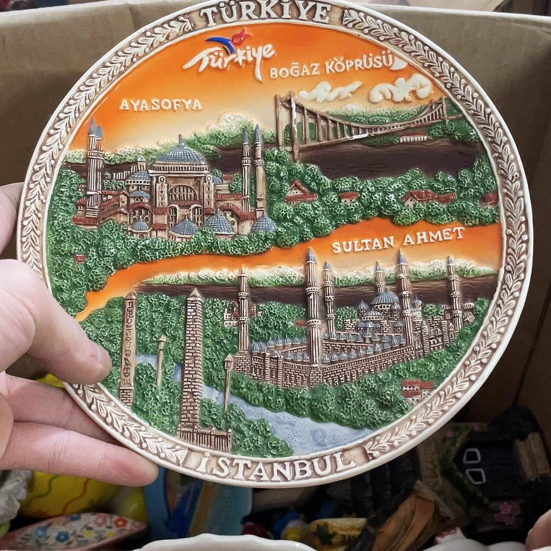 摆件   磕碰 封釉。