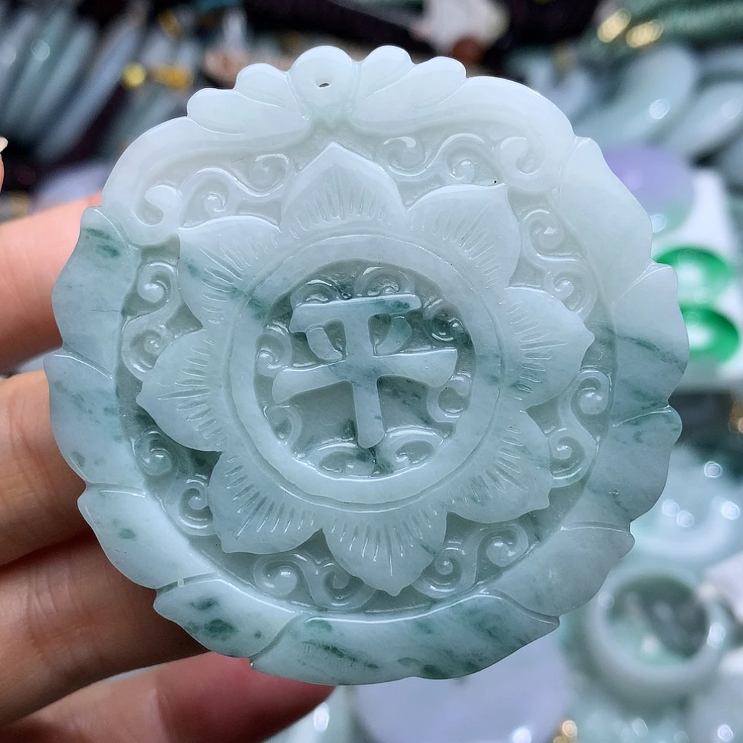 翡翠未镶嵌颈饰1574