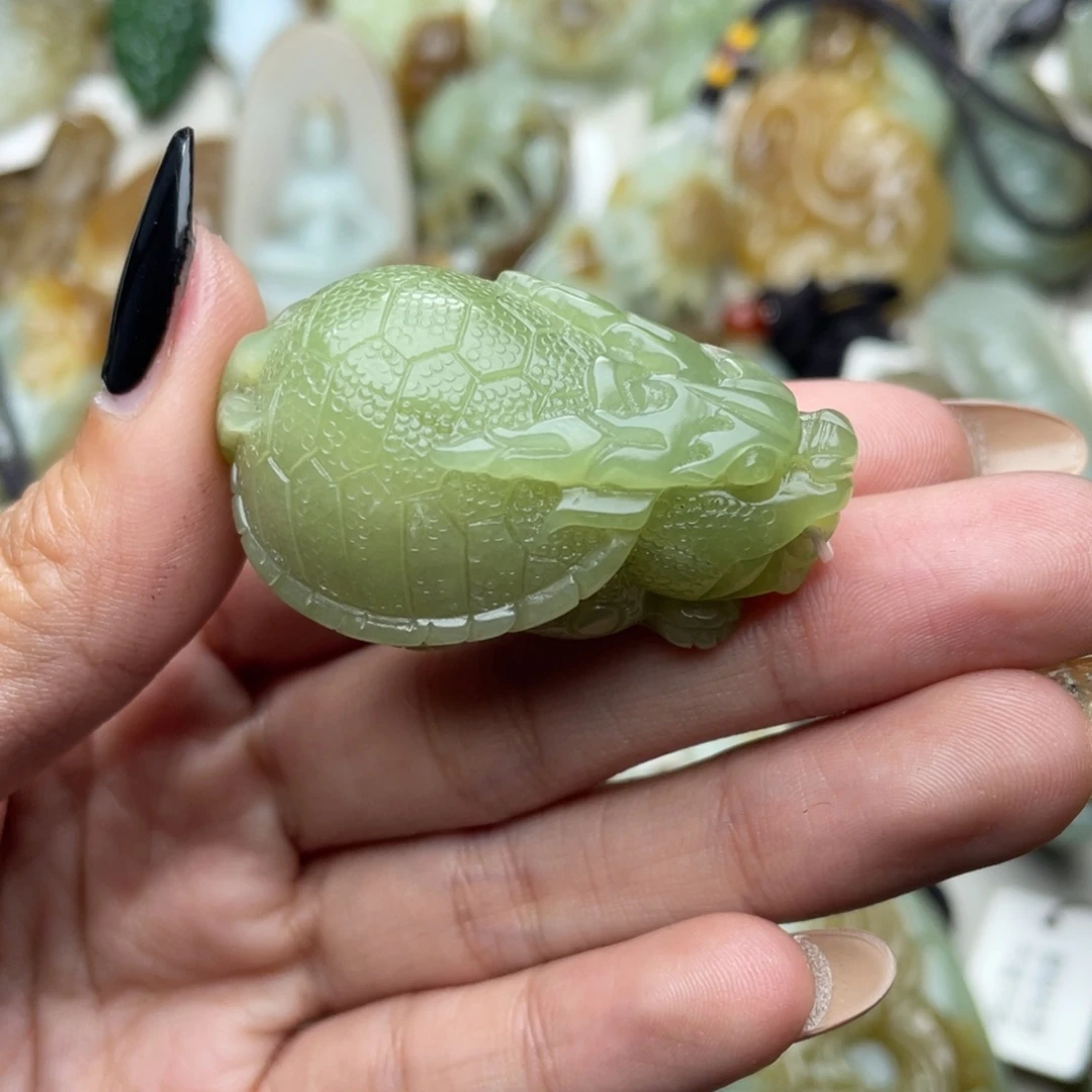 旭***九和田玉未镶嵌颈饰
