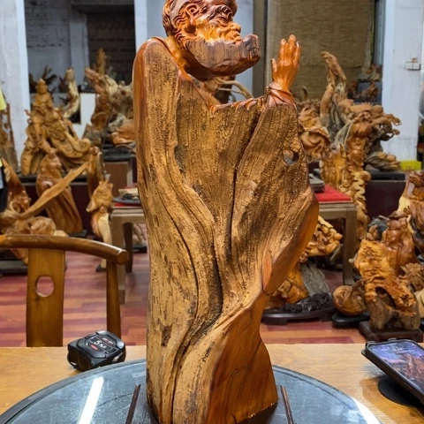 柏木?***人太行崖柏根雕
