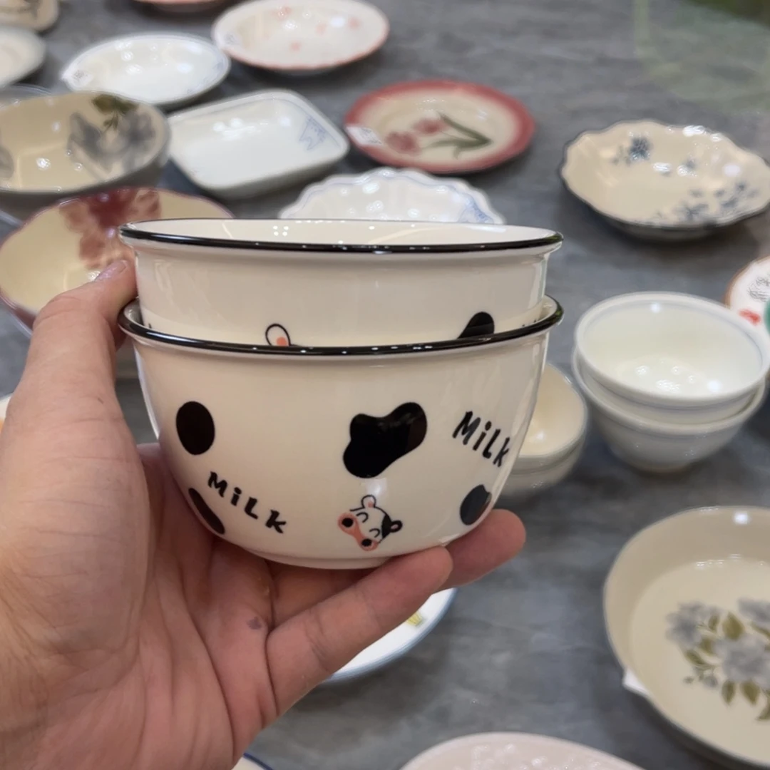陶瓷微瑕餐具介意勿拍，满18飞！