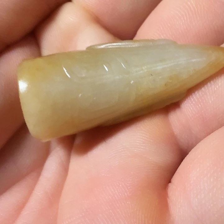 用***3和田玉（糖玉）未镶嵌颈饰