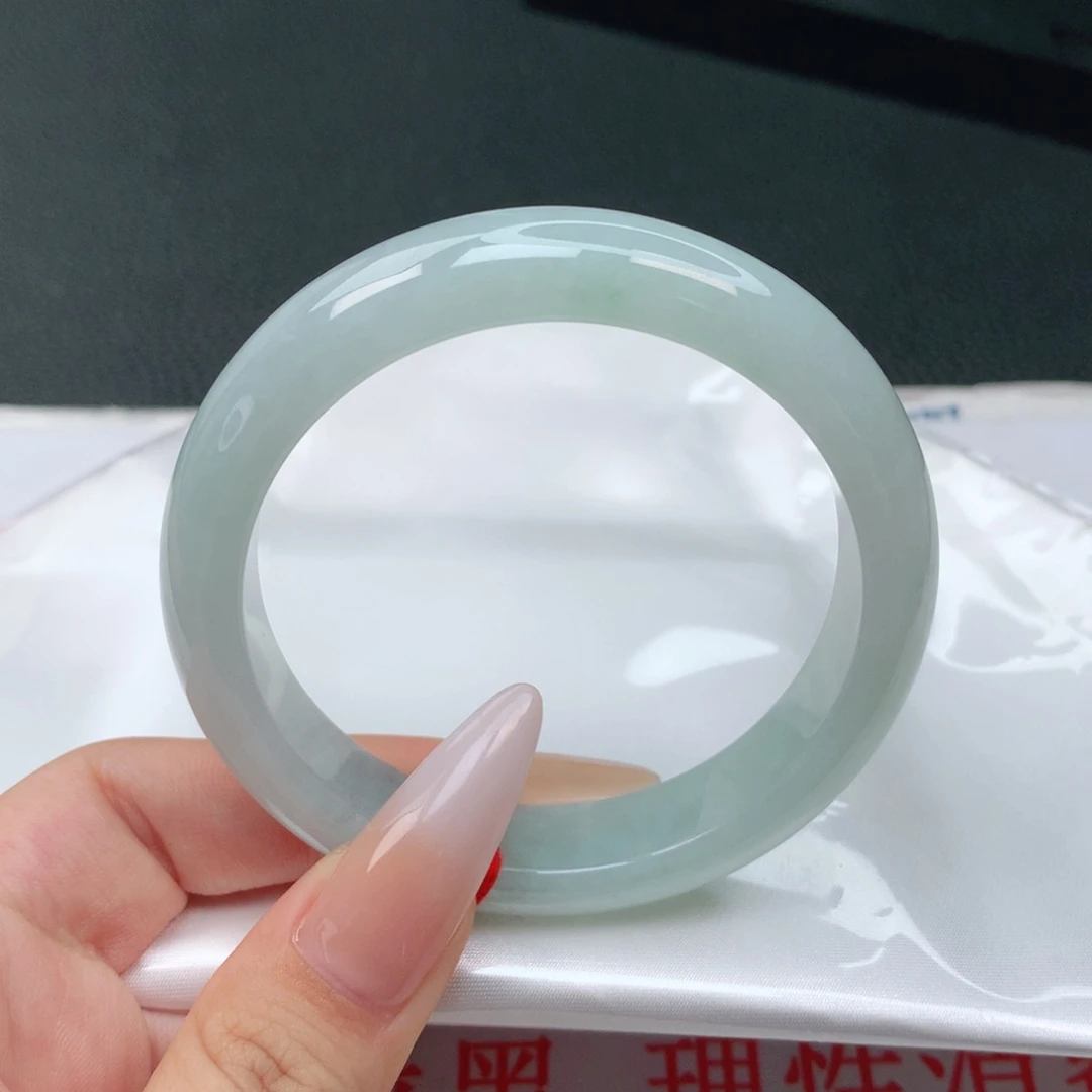 翡翠手镯未镶嵌56-57圈口