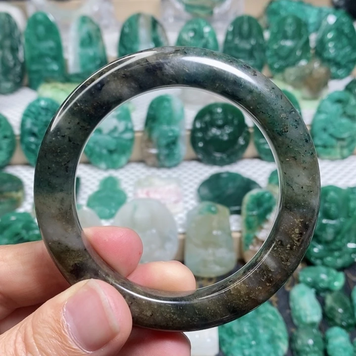 未镶嵌独山玉手镯