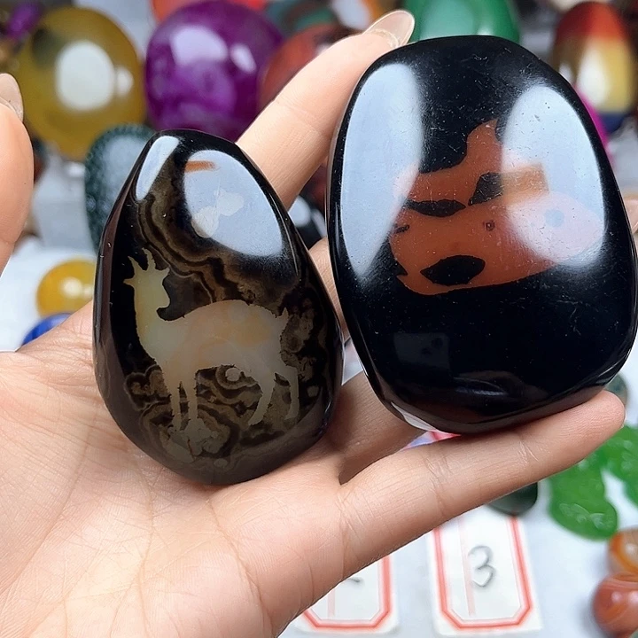 刘***。玛瑙/玉髓未镶嵌珠宝半成品