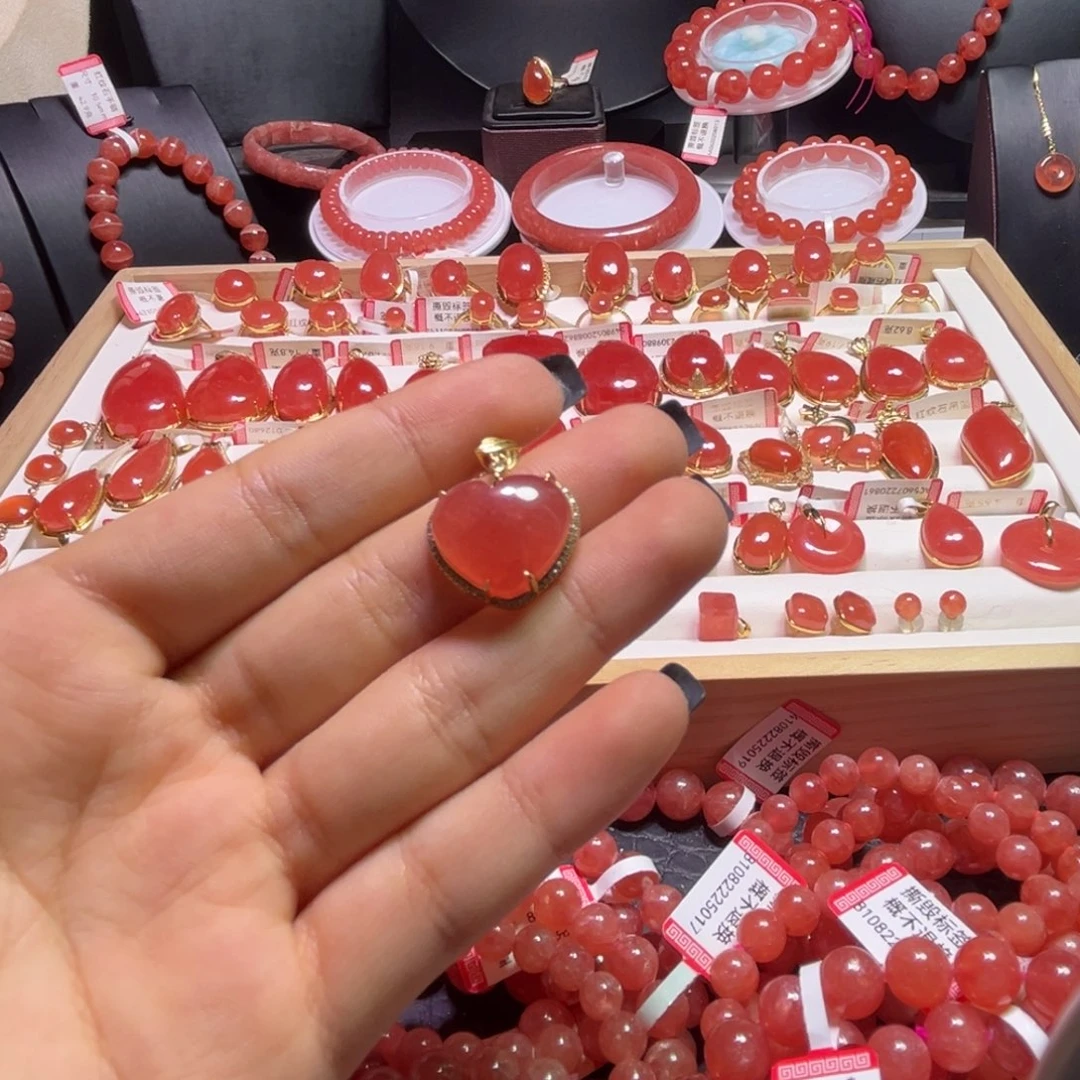菱锰矿（红纹石）18K金镶嵌颈饰爱心吊坠4.88g