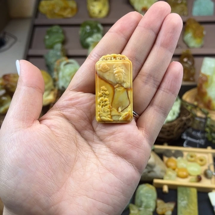 未镶嵌蛇纹石玉颈饰