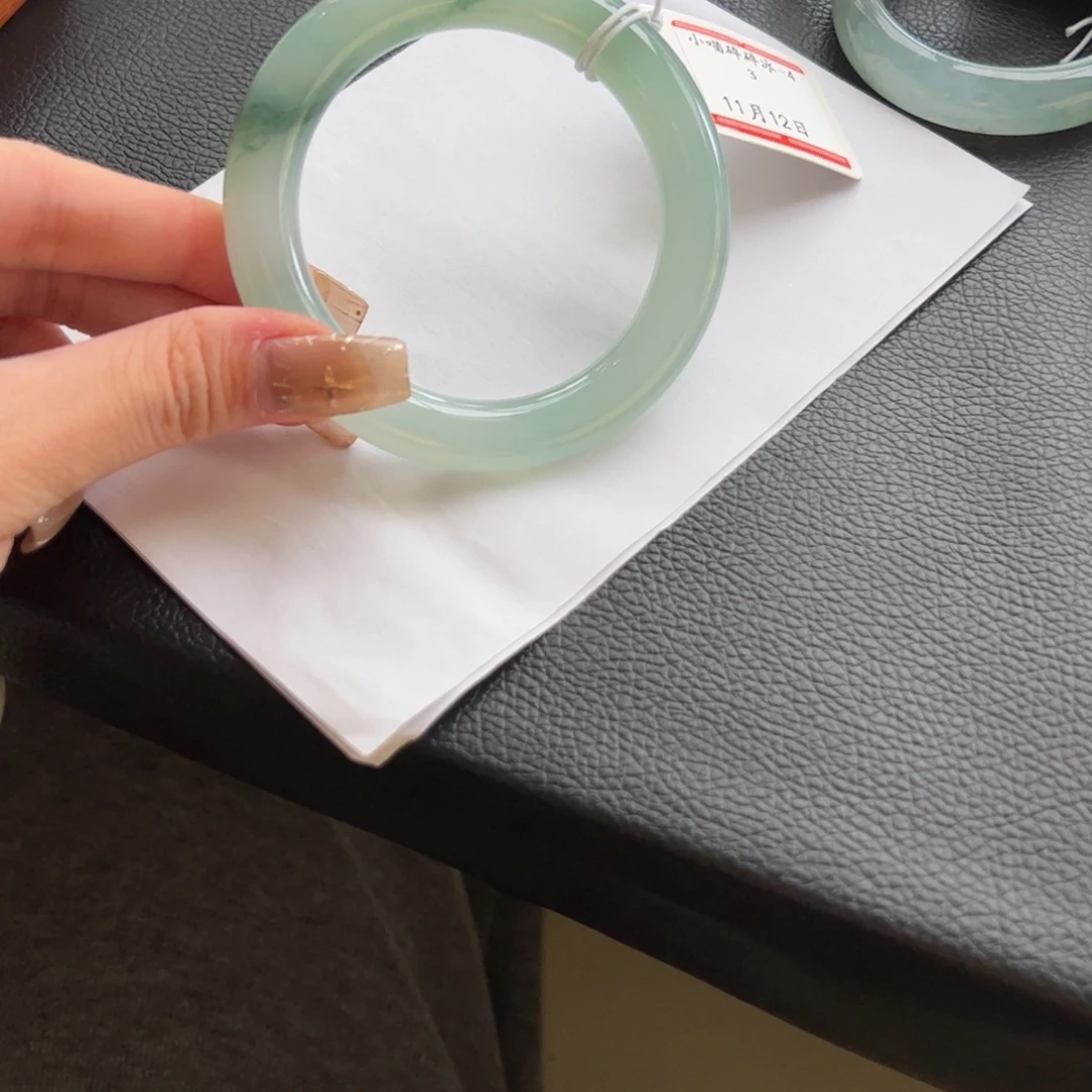 翡翠未镶嵌手镯翡翠