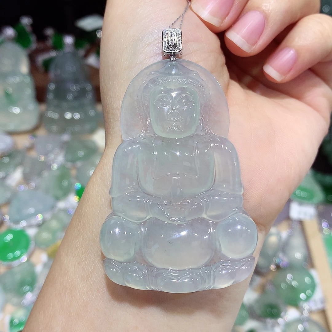 翡翠18K金镶嵌颈饰观音