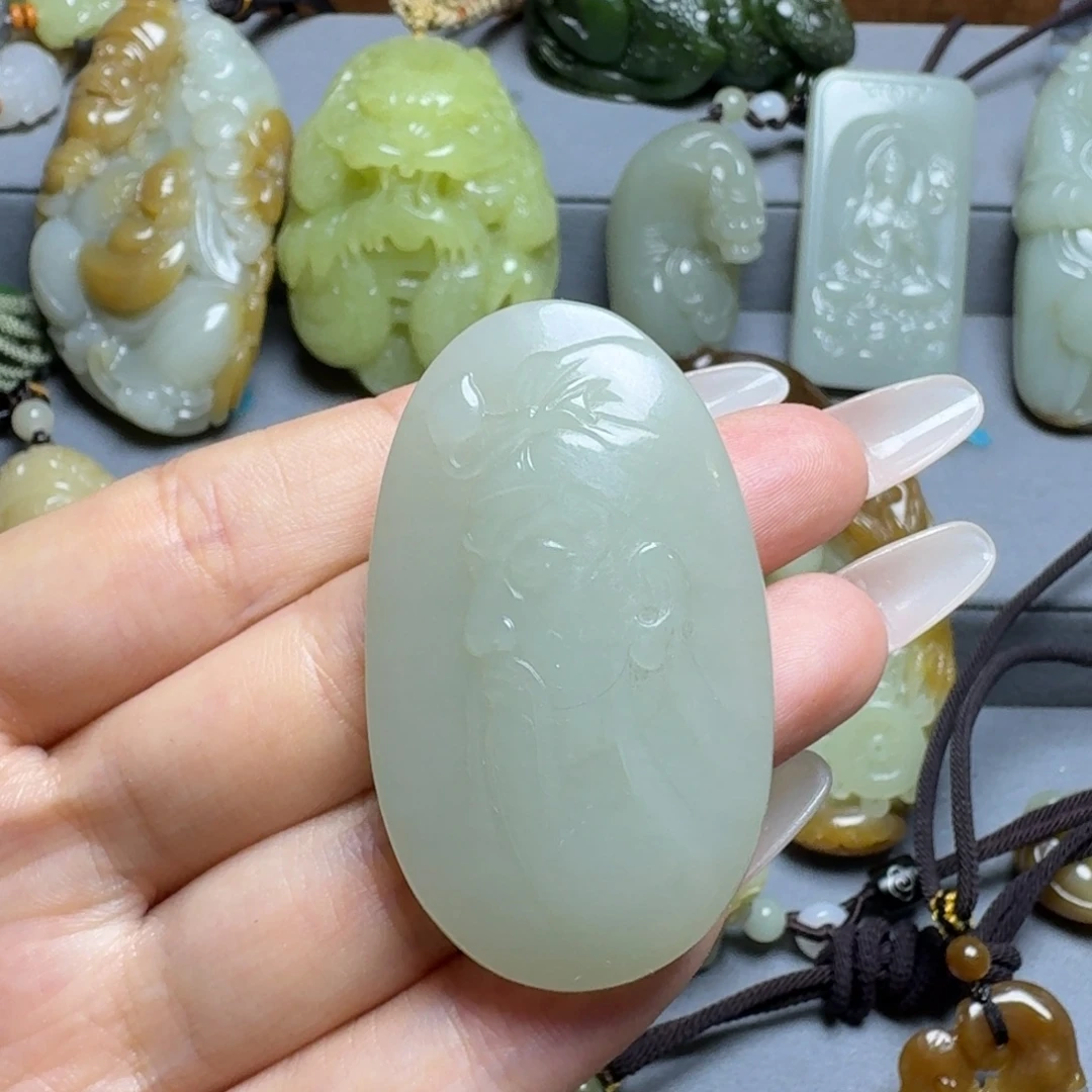 和田玉未镶嵌颈饰