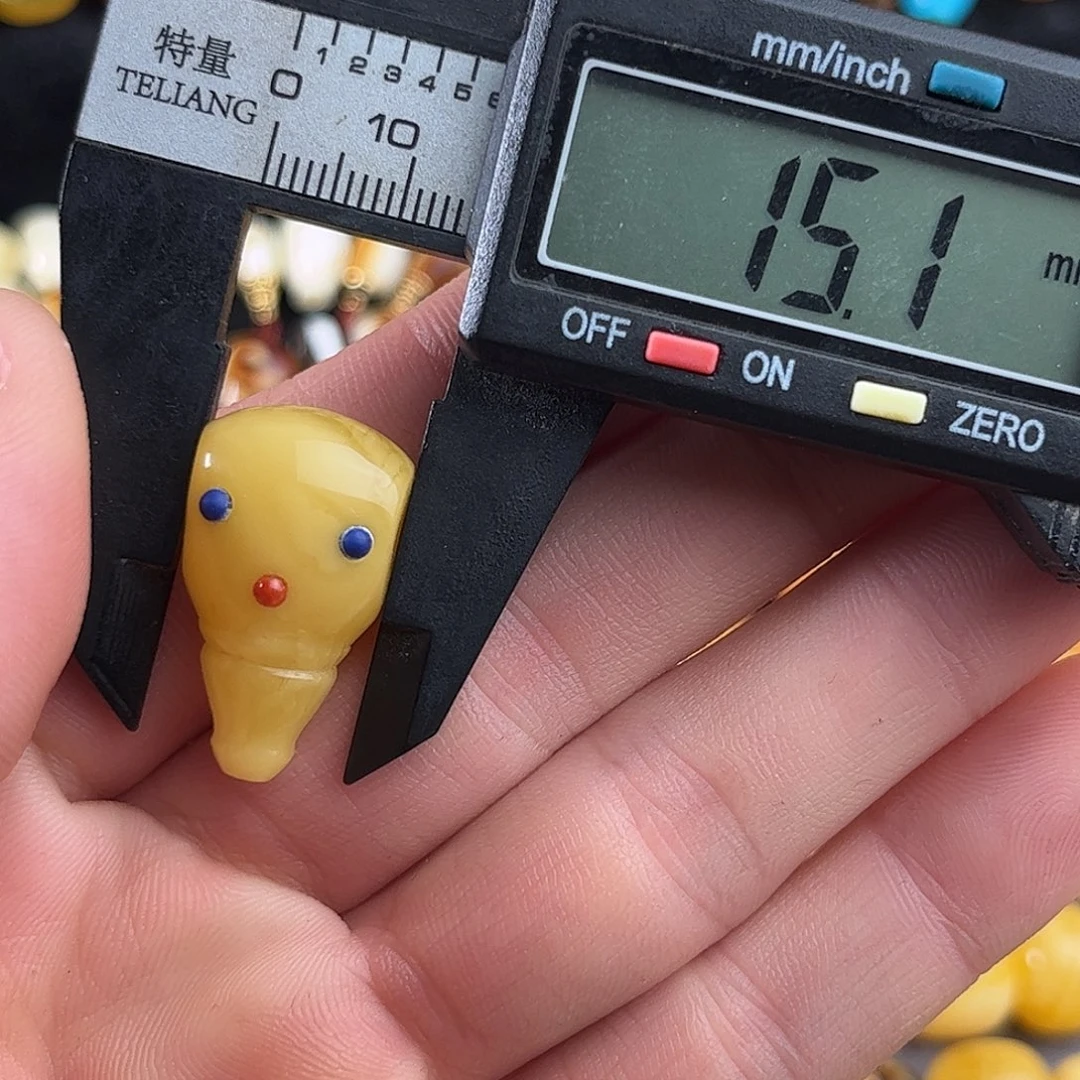 蜜蜡未镶嵌珠宝奇石