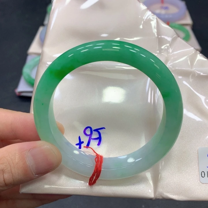 翡翠未镶嵌手镯翡翠