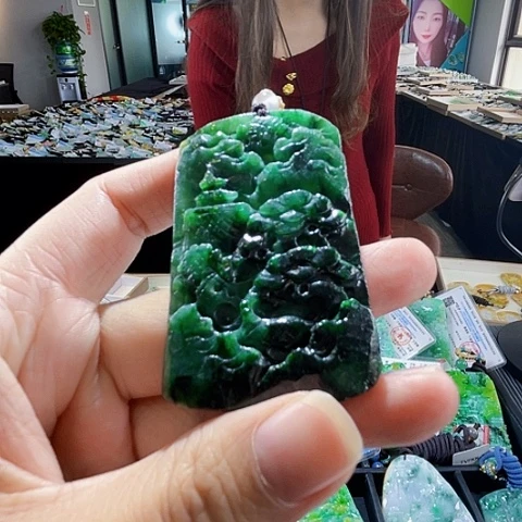 翡翠未镶嵌颈饰翡翠