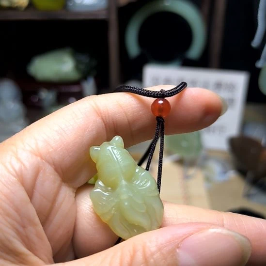 木***6蛇纹石玉未镶嵌颈饰