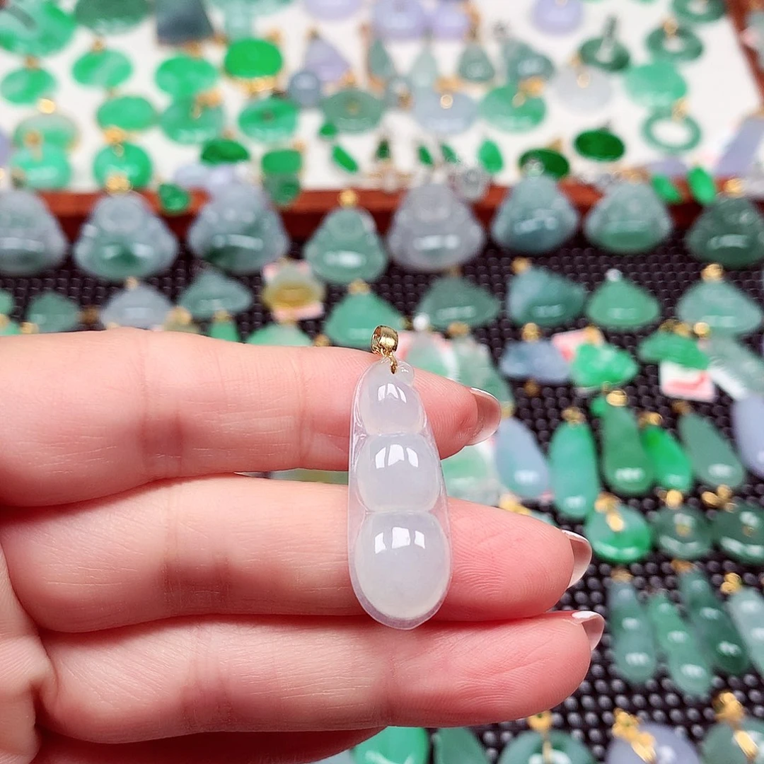翡翠18K金镶嵌颈饰
