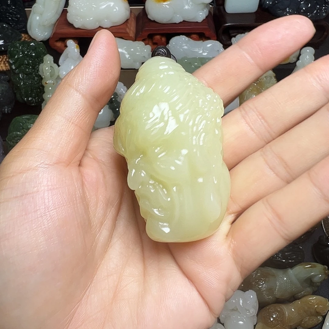往***风和田玉未镶嵌把件