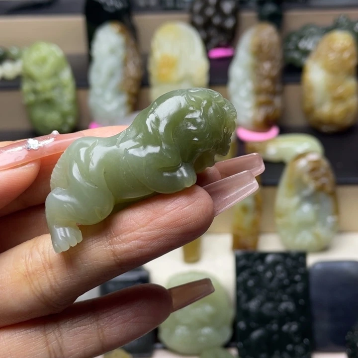 和田玉未镶嵌挂件