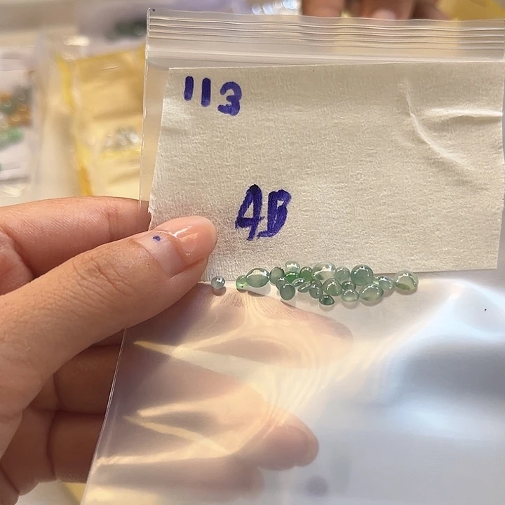 用***4未镶嵌定制翡翠不退