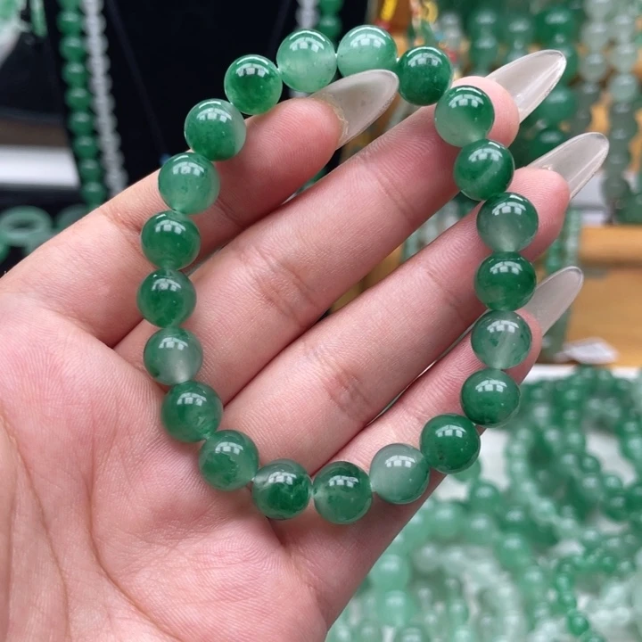 未镶嵌手串石英质玉（非洲翠）轻微矿点
