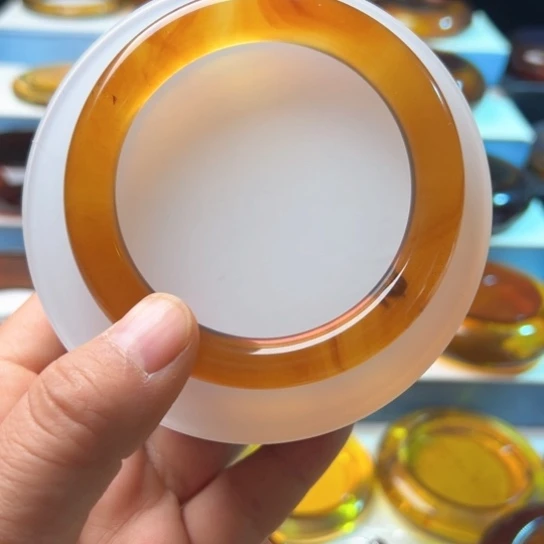 琥珀手镯未镶嵌金棕红61圆条