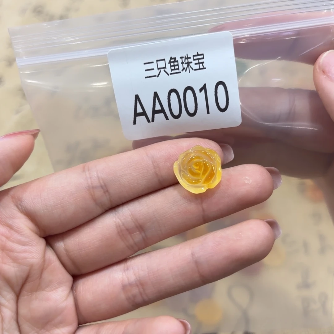 鹿***秋玛瑙/玉髓未镶嵌颈饰