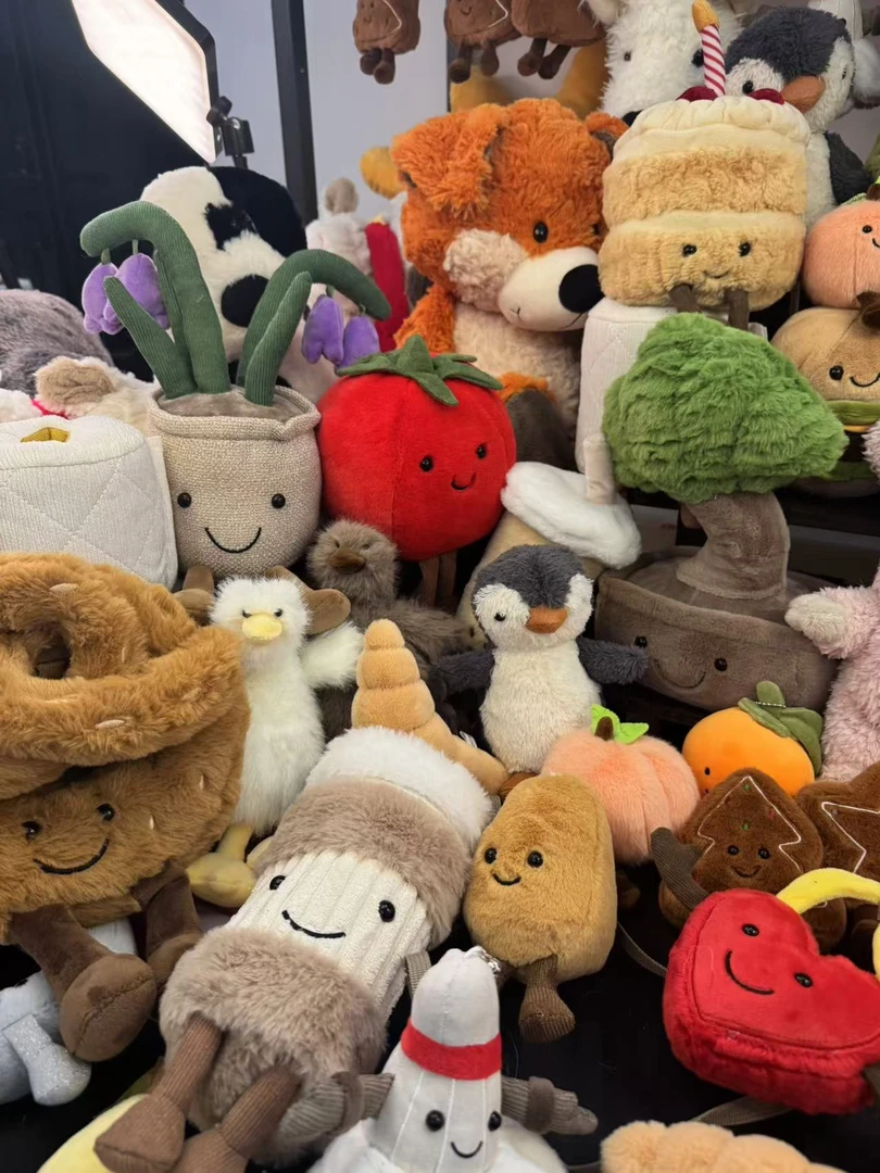 T系列直播间粉丝专属生日礼物可爱毛柔玩具送礼