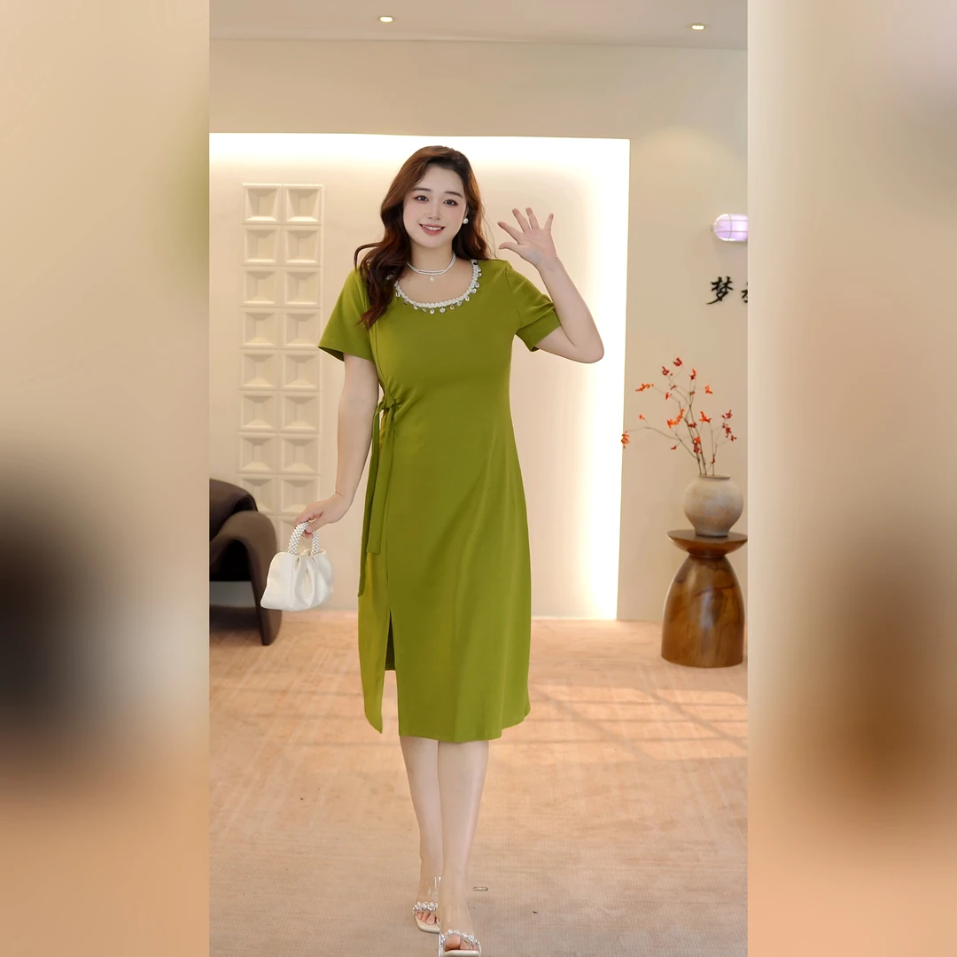 大码女装圆领时尚显瘦胖妹妹设计感韩版日常百搭遮肉遮肚连衣裙女