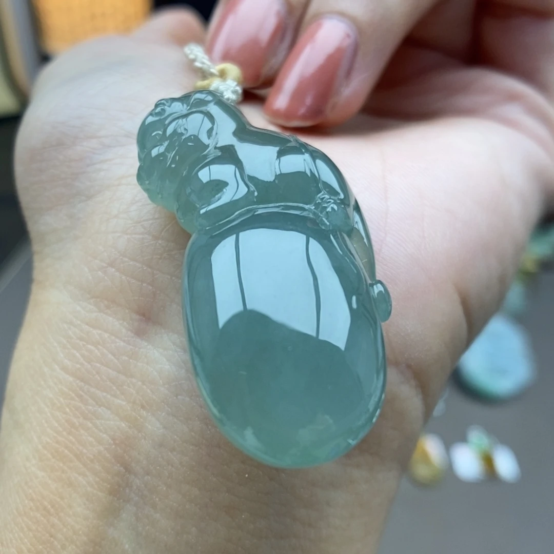 翡翠未镶嵌颈饰吊坠65