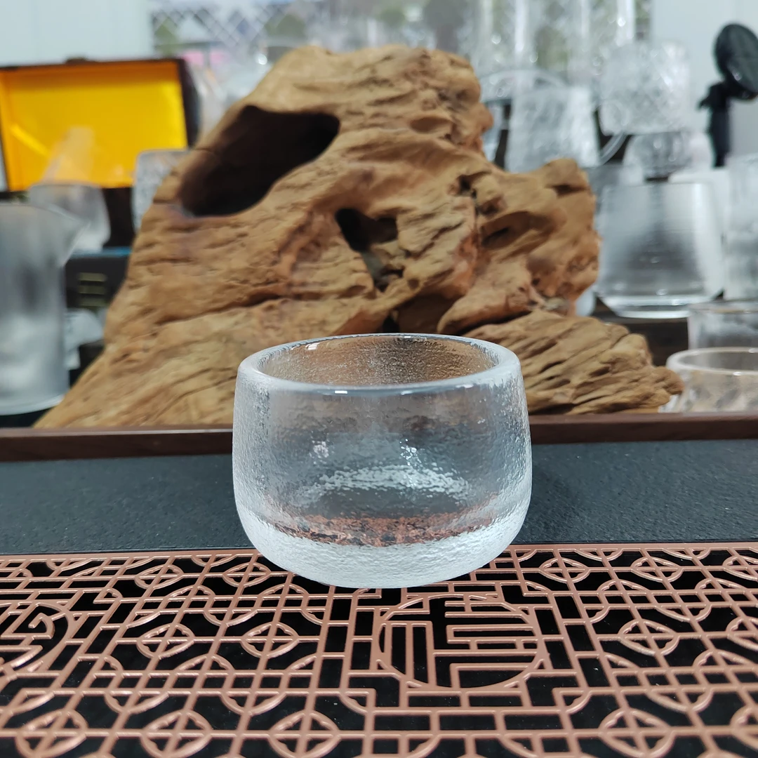 原矿水晶品茗杯，扳指拉丝纹杯，容量约120毫升，全净体