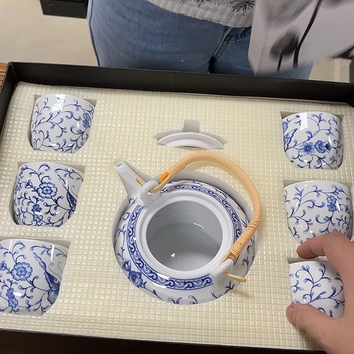 孤品茶具套装等。