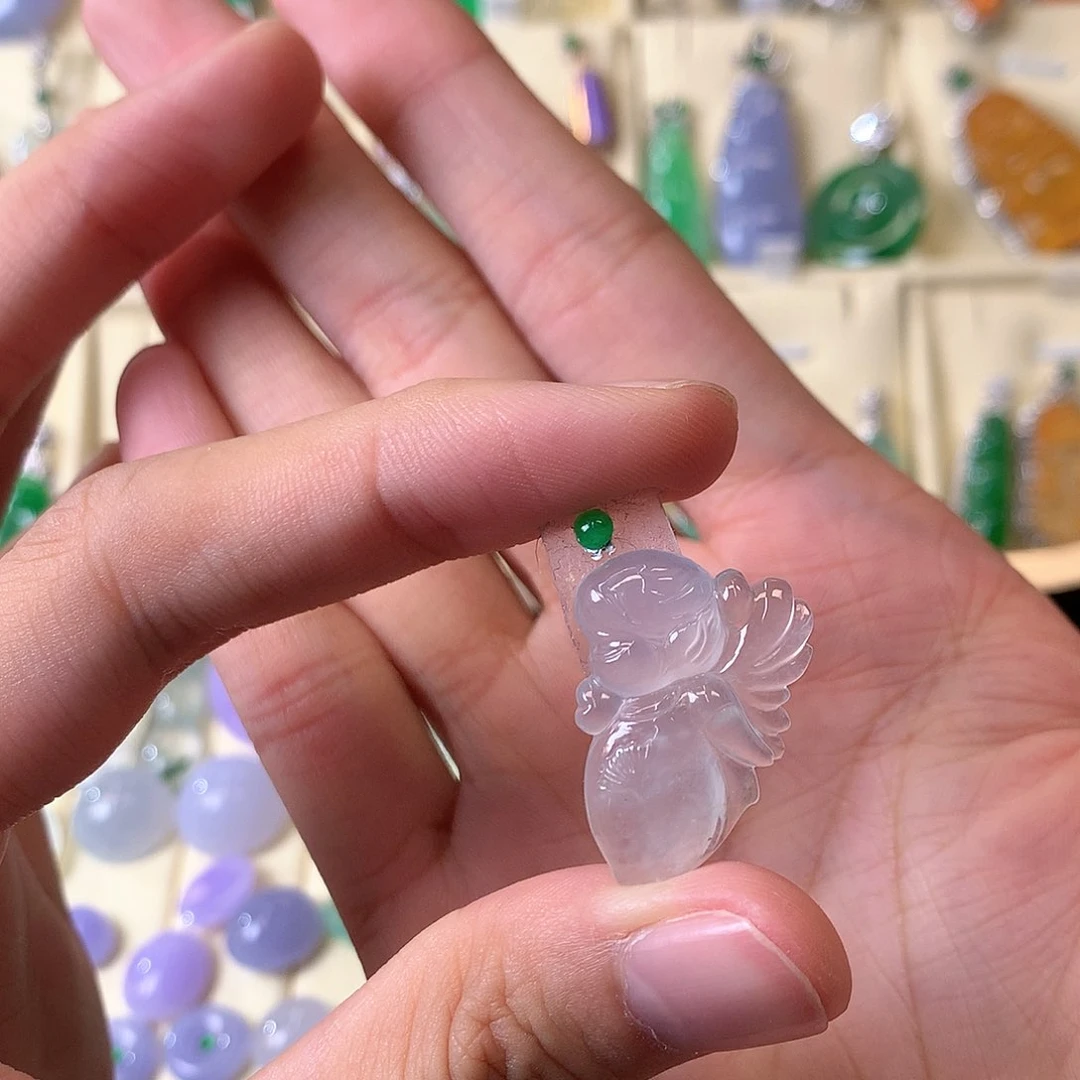 翡翠颈饰未镶嵌裸石