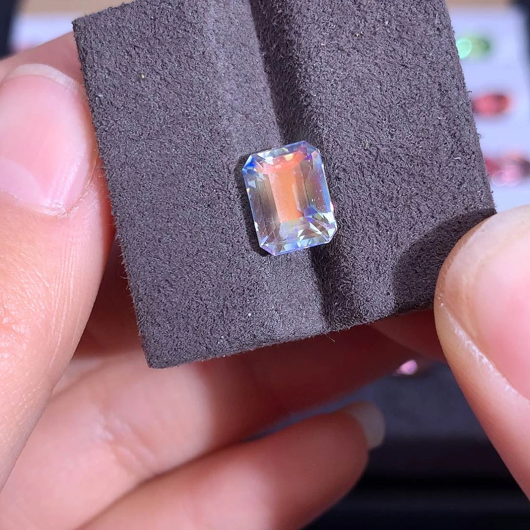 月光石裸石未镶嵌2.38ct
