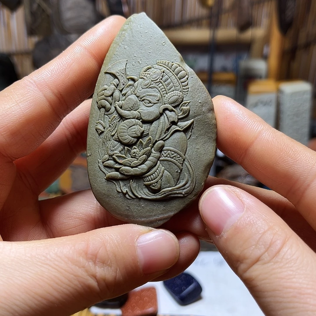 原石雕刻手把件，摆件