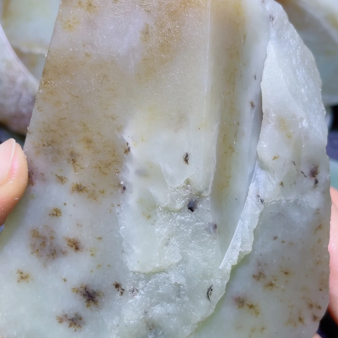 和田玉未镶嵌珠宝半成品