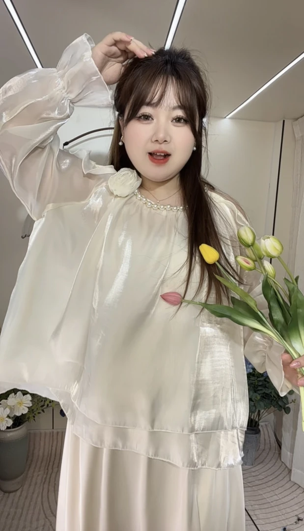 重工感立体花朵珍珠挂脖露肩衬衫显瘦温柔气质大码女装春夏季