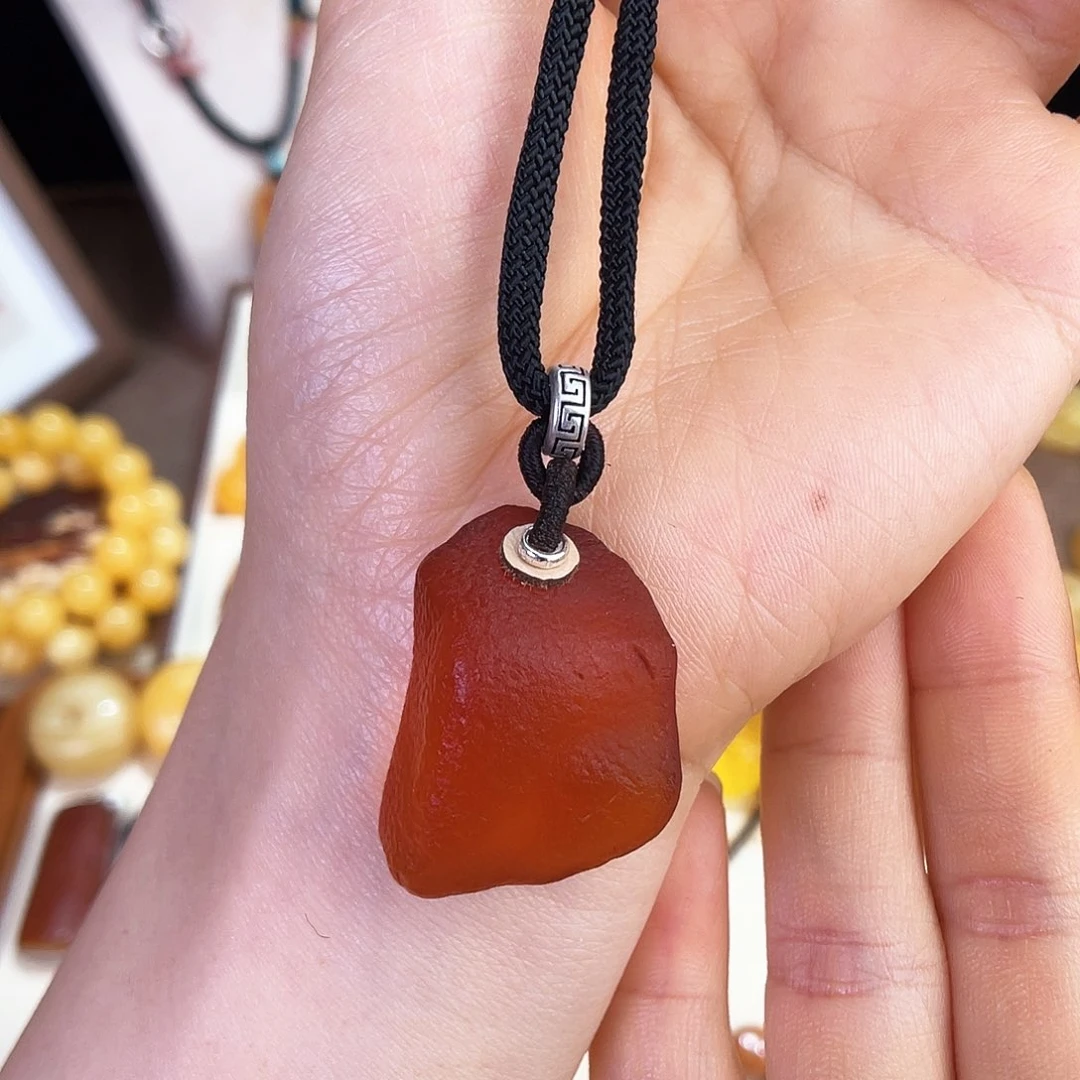 未镶嵌琥珀珠宝奇石，