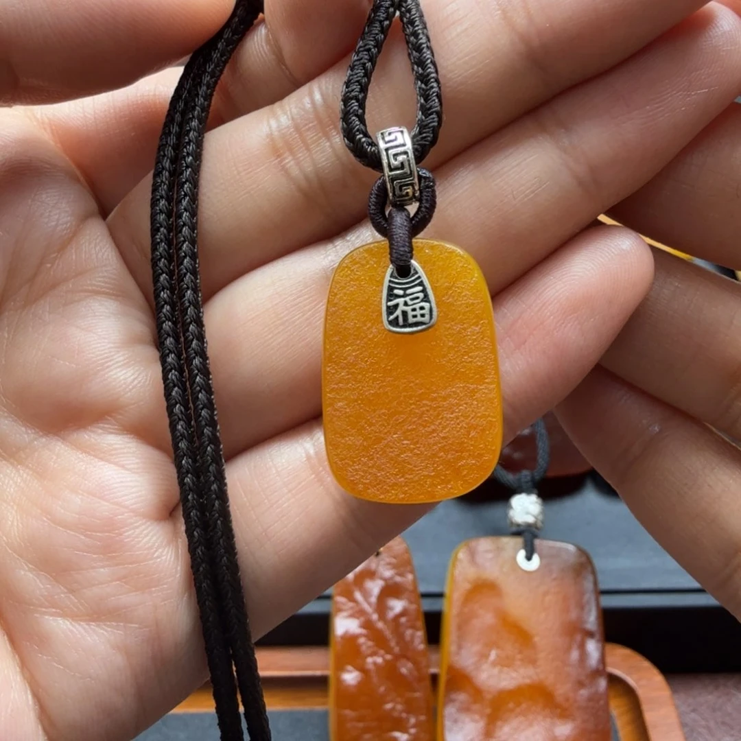 琥珀吊坠(赠链)未镶嵌