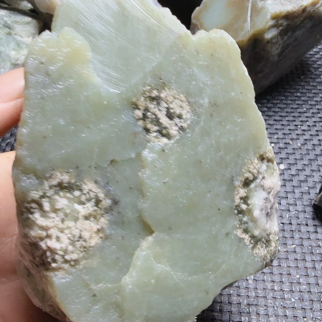 和田玉（糖玉）未镶嵌珠宝半成品