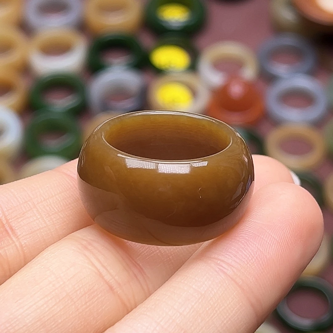 柳***啊和田玉未镶嵌戒指