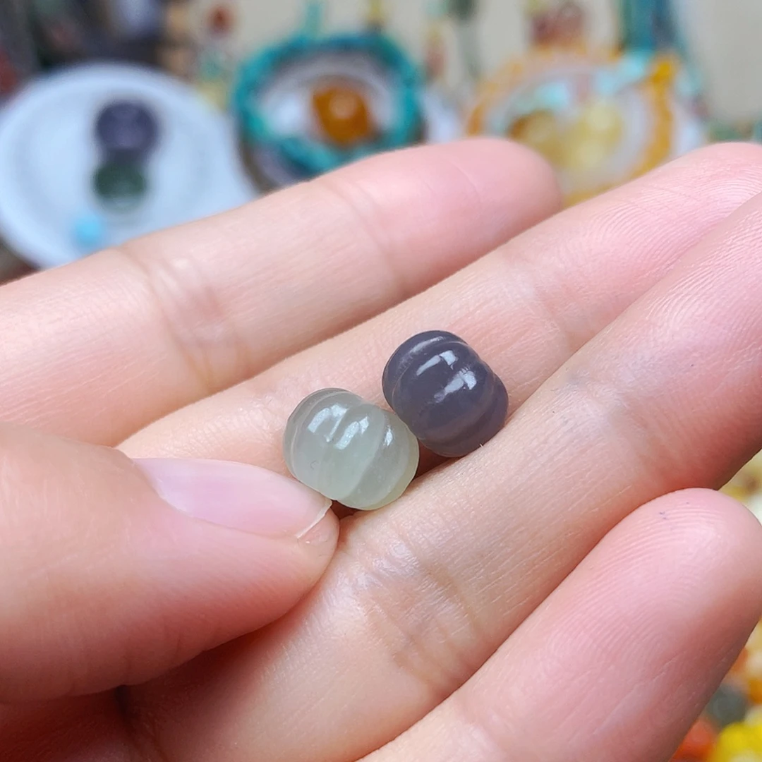 秋***叶和田玉未镶嵌挂件订制