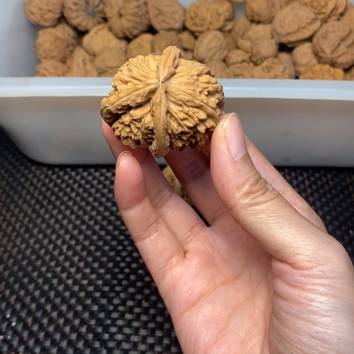 挪***林吊坠文玩核桃文玩核桃异形单只