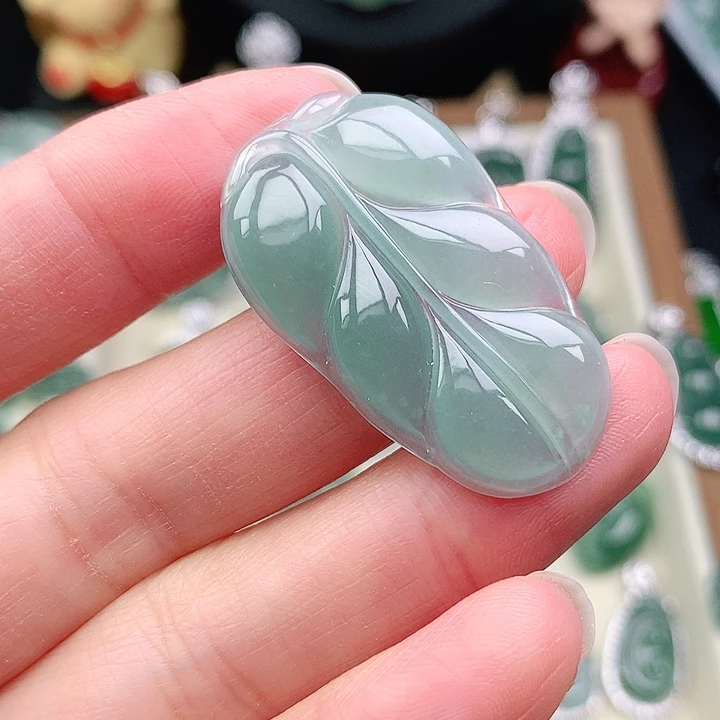 颈饰未镶嵌翡翠吊坠