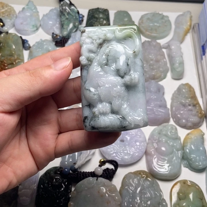 颈饰未镶嵌翡翠虎牌69