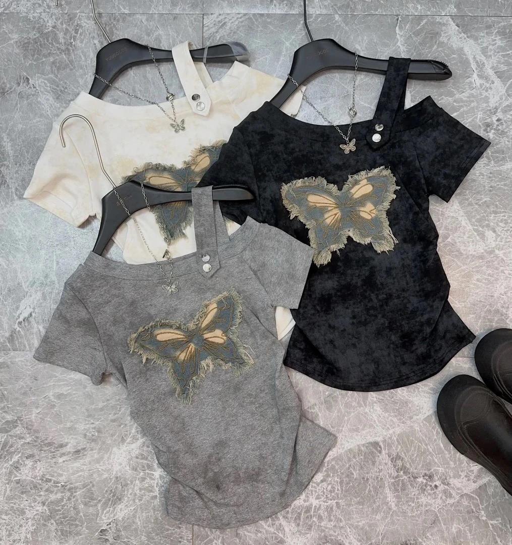 美式复古蝴蝶贴布露肩短袖T恤女夏季不规则辣妹斜肩体恤上衣