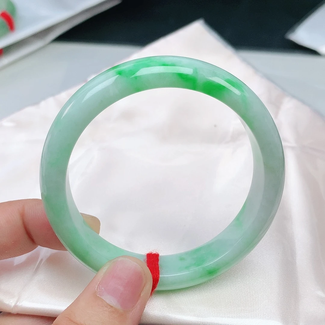 翡翠手镯未镶嵌54圈2649